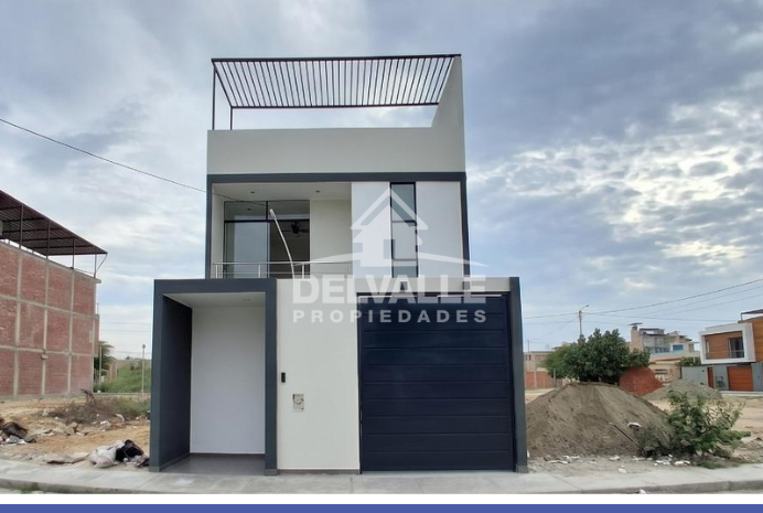VENTA DE CASA CON PISCINA EN Urb. ALAMEDA MIRAFLORES COUNTRY CLUB